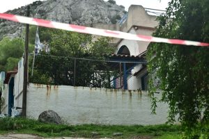 Ληστεία μετά φόνου στη Σαλαμίνα: Ο θάνατος της 75χρονης προήλθε από βαριές κακώσεις στο κεφάλι, τον τράχηλο και τον θώρακα