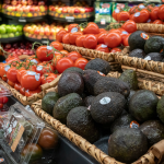 Σε ισχύ διάταγμα Τραμπ που εξαιρεί από δασμούς πάνω από 200 τρόφιμα