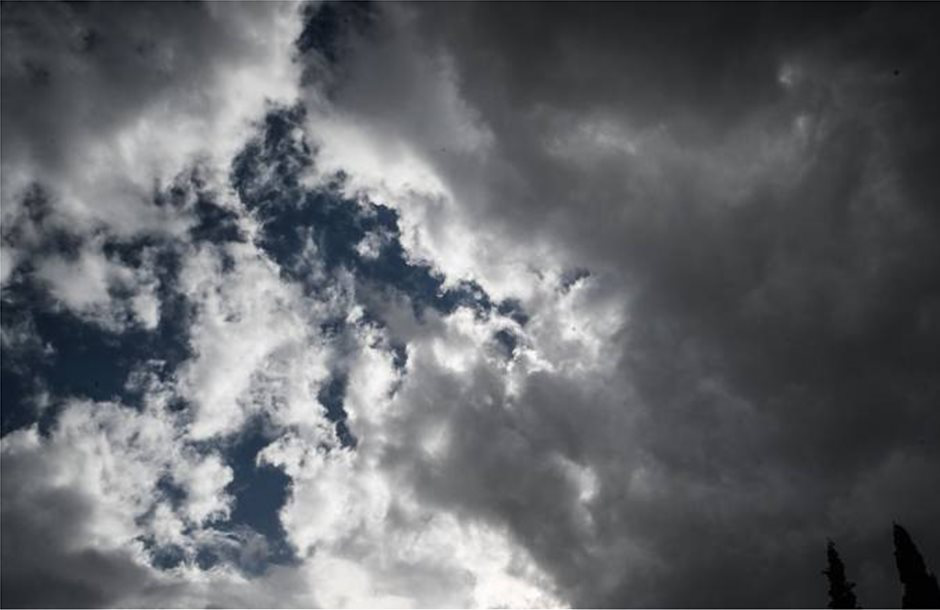 Τοπικές βροχές προβλέπονται στα ανατολικά, μικρή πτώση θερμοκρασίας