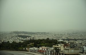 Κυριακή με αφρικανική σκόνη και υψηλή θερμοκρασία