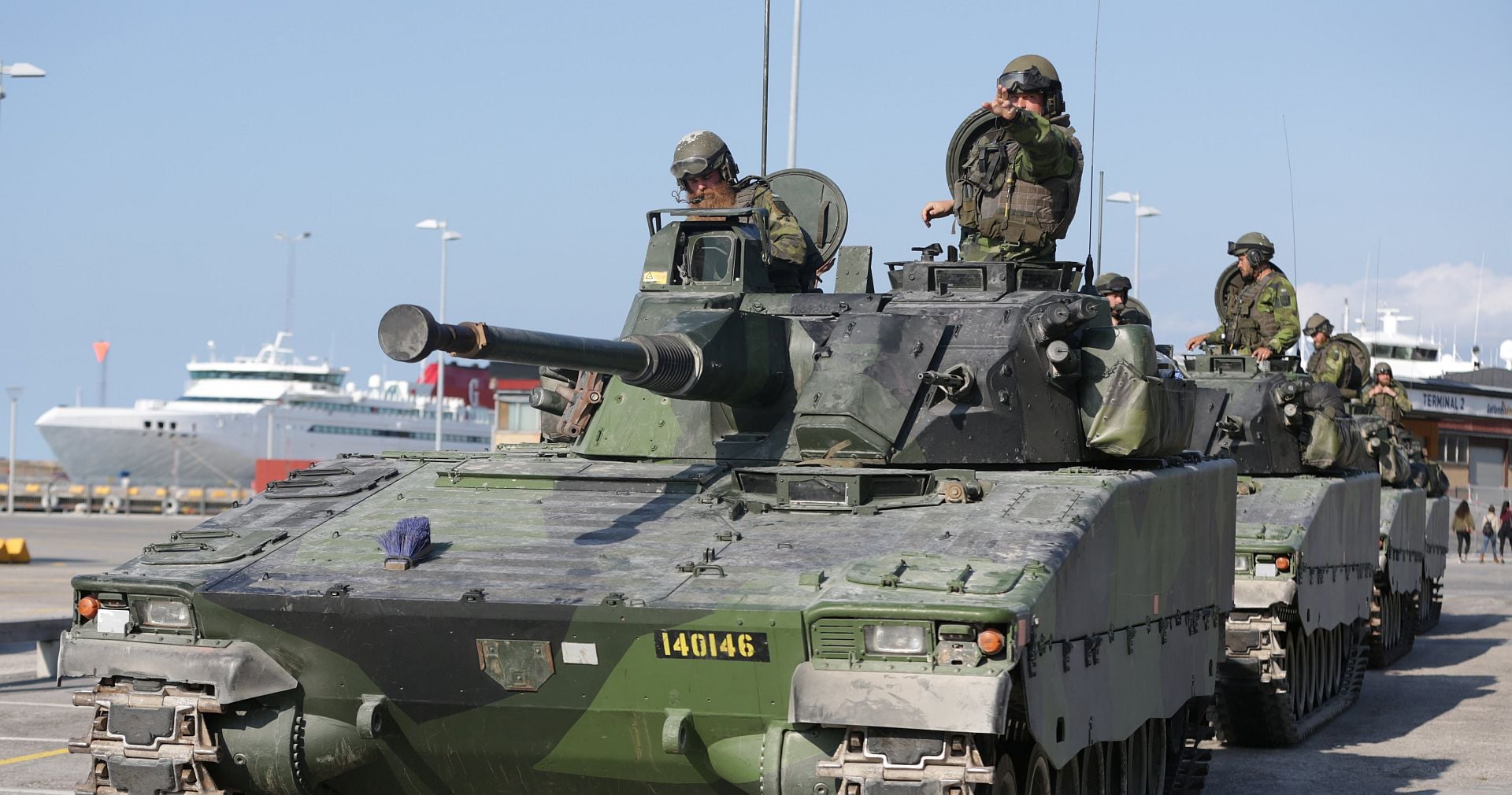 Σουηδία: Γυμνάσια πολέμου και ανακοίνωση στα ρωσικά