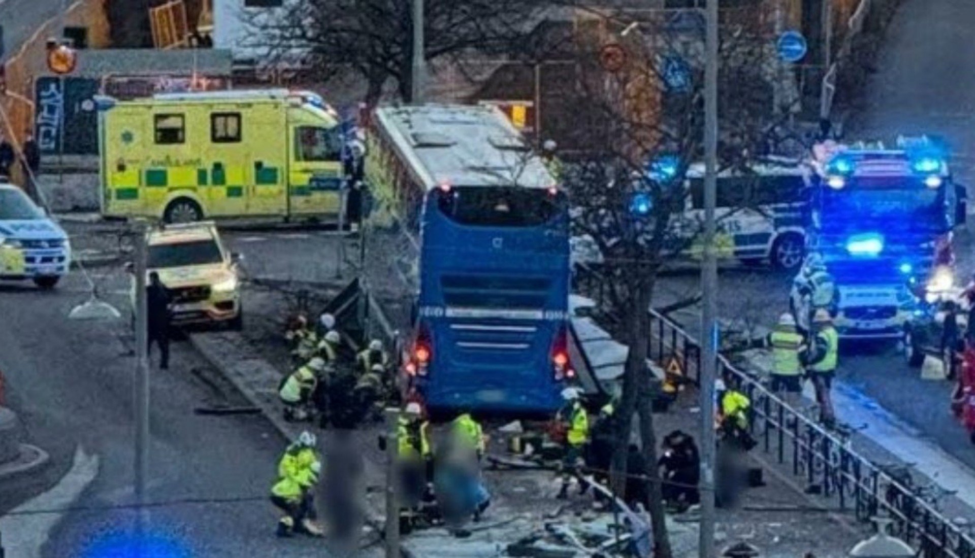 Στοκχόλμη: Λεωφορείο έπεσε σε στάση - Νεκροί και τραυματίες