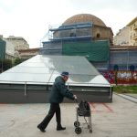 Από σήμερα στους λογαριασμούς το επίδομα των 250 ευρώ - Ποιοι το παίρνουν, ποιοι το χάνουν