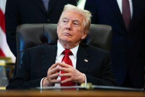 Τραμπ: Δηλώνει «ανοικτός» στην άρση των κυρώσεων στο Ιράν