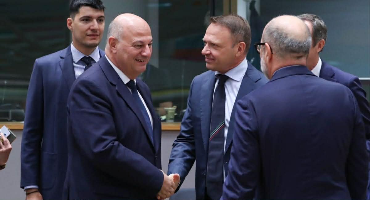 Στα δύο τα κράτη μέλη για τις επιδοτήσεις μόνο στους κατ’ επάγγελμα αγρότες