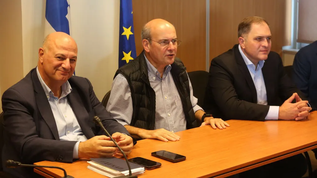 Καινούργιο σπίτι από παλιά υλικά στην ΑΑΔΕ και σχέδιο για ανακτήσεις ενισχύσεων