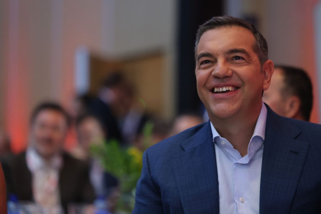 Βιβλίο Τσίπρα: Χαμός με τις προπαραγγελίες σύμφωνα με τον επικεφαλής του εκδοτικού οίκου