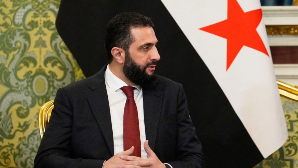 Τραμπ: Ο Άχμεντ αλ Σάρα κάνει «πολύ καλή δουλειά»