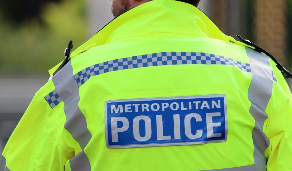 Αιματηρή επίθεση σε τρένο στη Βρετανία - Δέκα τραυματίες από μαχαίρι