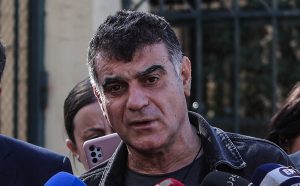 Κώστας Βαξεβάνης: «Το rebranding του Τσίπρα πέτυχε. Μετά τον Μητσοτάκη με πήγε αυτός στο δικαστήριο»