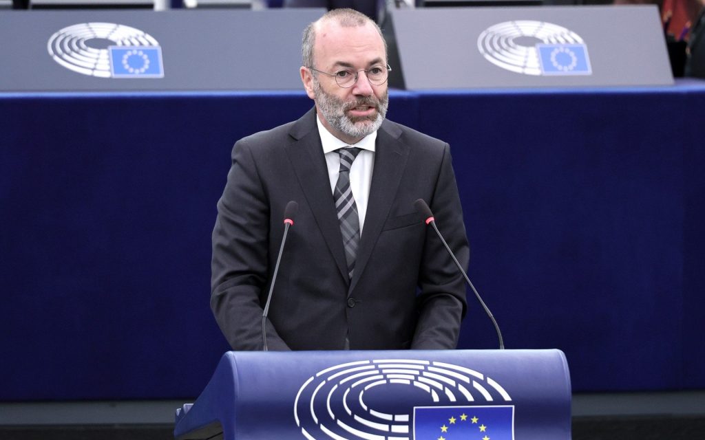 Βέμπερ: Θέλει να τοποθετήσει συνεργάτη του σε ακριβοπληρωμένη θέση στην Ευρωβουλή