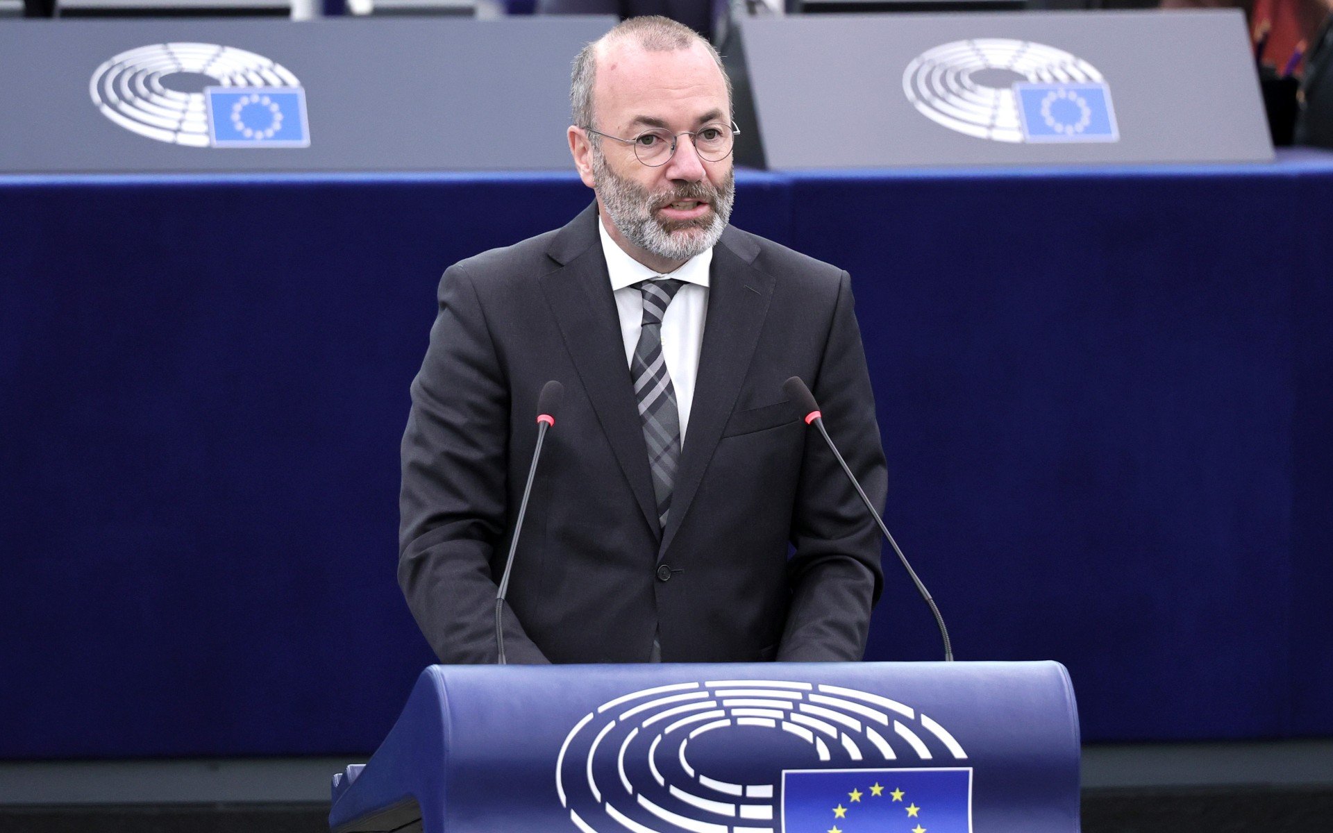 Βέμπερ: Θέλει να τοποθετήσει συνεργάτη του σε ακριβοπληρωμένη θέση στην Ευρωβουλή