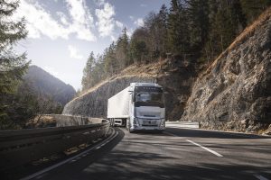 Η Volvo Trucks παρουσιάζει την πρώτη παγκοσμίως τεχνολογία κινητήρα με λειτουργία stop/start - Profi