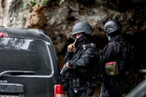 Φονική βεντέτα στα Βορίζια: «Έριχναν προς όλες τις κατευθύνσεις. Νόμιζα ότι ήρθε το τέλος» – Πολλοί αστυνομικοί στο χωριό, η πρόσβαση έχει αποκλειστεί