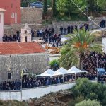 «Εγώ βρήκα την αδερφή μου πεσμένη στον δρόμο», συγκλονίζει ο αδερφός της 56χρονης που σκοτώθηκε στα Βορίζια