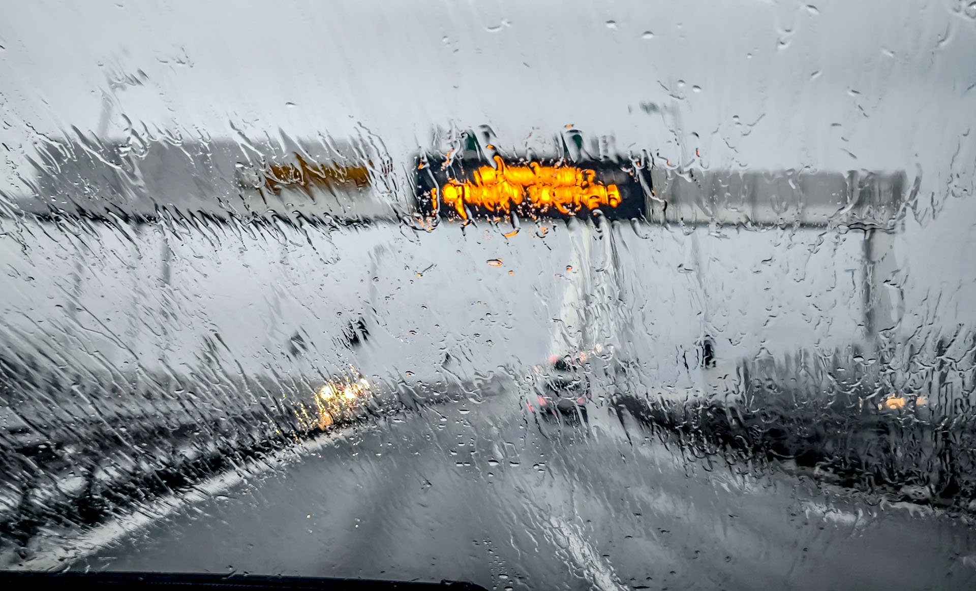 Βροχή και βόρειοι άνεμοι στις περισσότερες περιοχές της χώρας