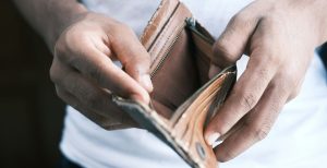 Βόλος: Επιβάτης στα Τέμπη απειλούσε με «βουτιά» για χρέη