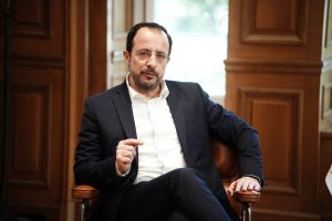 Χριστοδουλίδης-Ερχιουρμάν: Το πρώτο ραντεβού χωρίς τον ΟΗΕ και με χαμηλές προσδοκίες