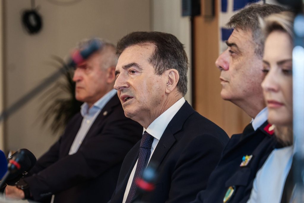 Χρυσοχοΐδης: «Ξεκινάμε μια μεγάλη προσπάθεια για να ξεριζώσουμε αυτό το κακό»