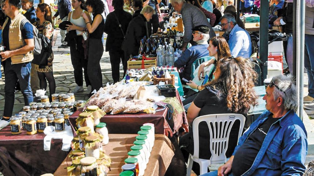 Πλήθος επισκεπτών γεύτηκε τα δώρα της γης του Μαυροβουνίου