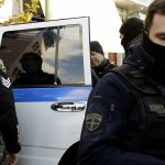 Αστυνομικοί της ΟΠΚΕ δέχθηκαν επίθεση με μολότοφ στον λόφο Στρέφη – Ένας τραυματίας