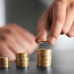 Τα οφέλη από τη νέα πρόωρη αποπληρωμή χρέους: «Aνάσα» στον Προϋπολογισμό 135 εκατ. ευρώ το χρόνο