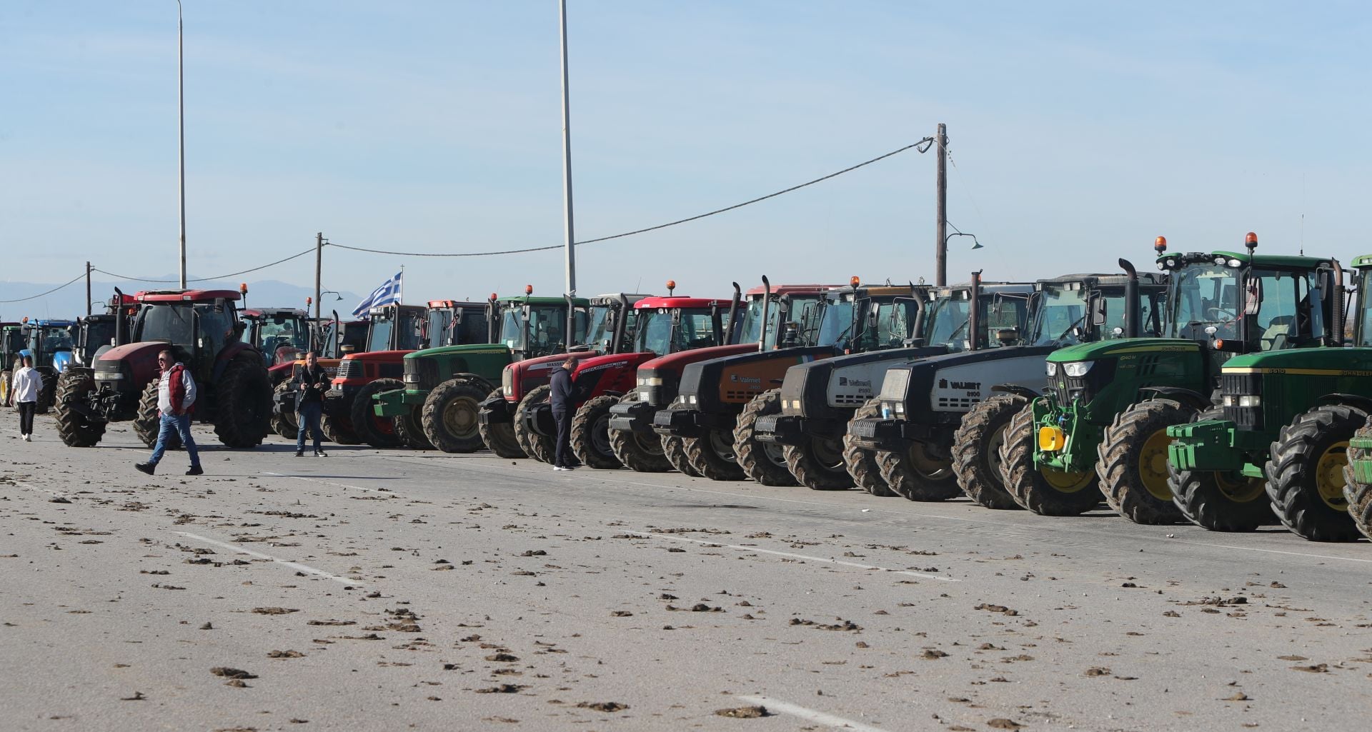 Διόδια Μαλγάρων: Οι αγρότες έκλεισαν και τα δύο ρεύματα