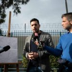 Ξεκίνησε η αποξήλωση καλωδίων των τρόλεϊ από τον Πειραιά – Oι γραμμές 17 και 20 θα αντικατασταθούν από σύγχρονα ηλεκτρικά λεωφορεία