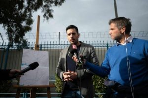 Ξεκίνησε η αποξήλωση καλωδίων των τρόλεϊ από τον Πειραιά – Oι γραμμές 17 και 20 θα αντικατασταθούν από σύγχρονα ηλεκτρικά λεωφορεία