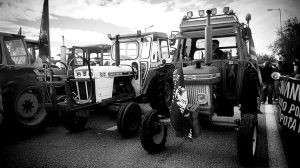 Η χώρα σε «κλοιό» αγροτικών μπλόκων — Πάνω από 20 σημεία αποκλεισμένα