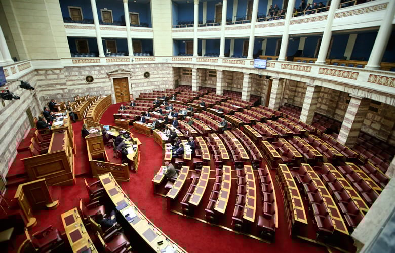 Βουλή: Υπερψηφίστηκε το νομοσχέδιο για τη μετάβαση του ΟΠΕΚΕΠΕ στην ΑΑΔΕ