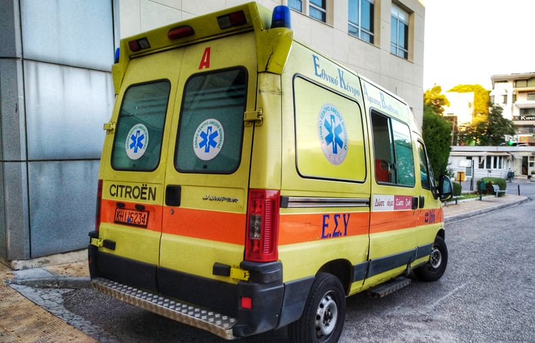 Χτύπησαν με πέτρα εργαζόμενο απορριμματοφόρου στις Αχαρνές