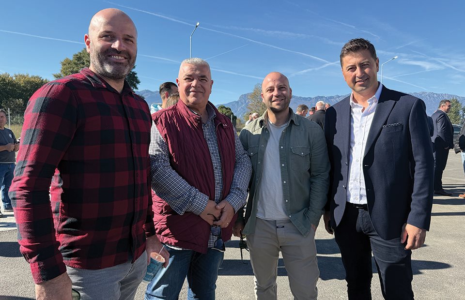 Ποιος έκανε τα «πανωγραψίματα»;