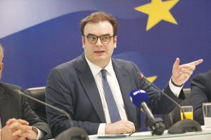 Ο Γερμανός ΥΠΟΙΚ στηρίζει Πιερρακάκη για πρόεδρο Eurogroup