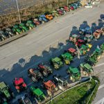 Δείγματα κυβερνητικού διαλόγου μετά την αποφασιστικότητα των αγροτών και την ευρεία συμπαράσταση που συναντούν