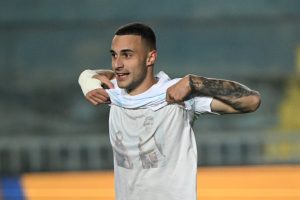 Οι… ζωγραφιές του Λιούμπισιτς στο Αγρίνιο στο 5-0 της ΑΕΚ