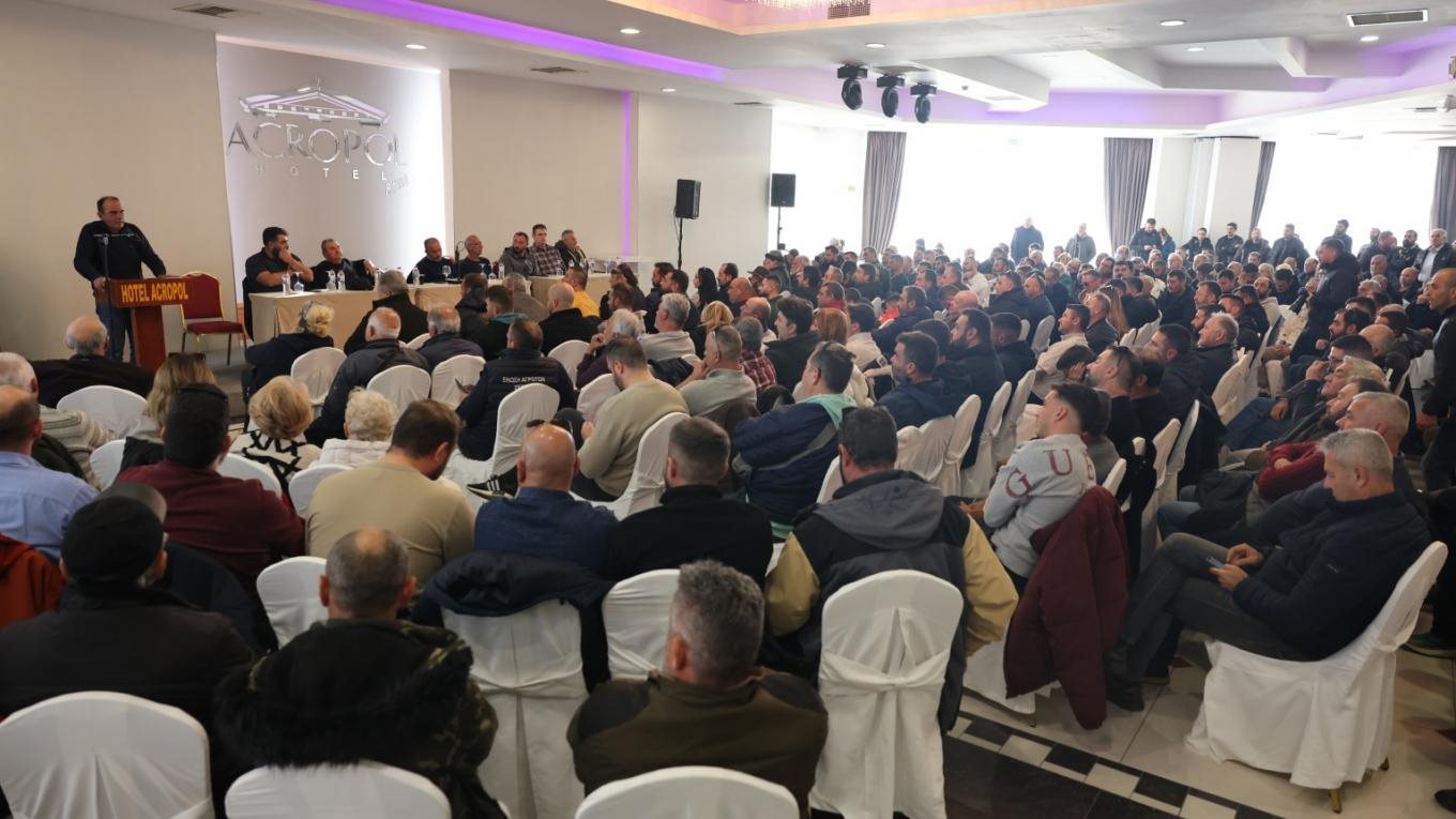 Να προηγηθεί επαναληπτική  πληρωμή για να ξεκινήσει  ο διάλογος με τα μπλόκα,  στην… άκρη τα τρακτέρ τις  μέρες των Χριστουγέννων