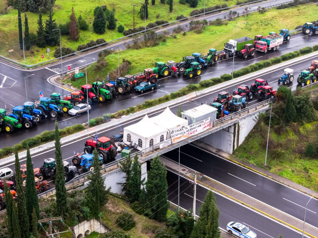 Αγρότες: Χριστούγεννα στα μπλόκα - Το Σαββακύριακο συσκέψεις και αποφάσεις