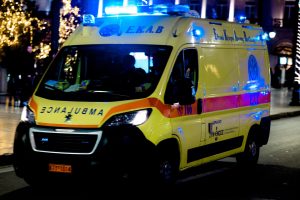 Αγρίνιο: Σοβαρό τροχαίο ατύχημα με ΙΧ και μηχανή - Ο οδηγός του δικύκλου διασωληνωμένος