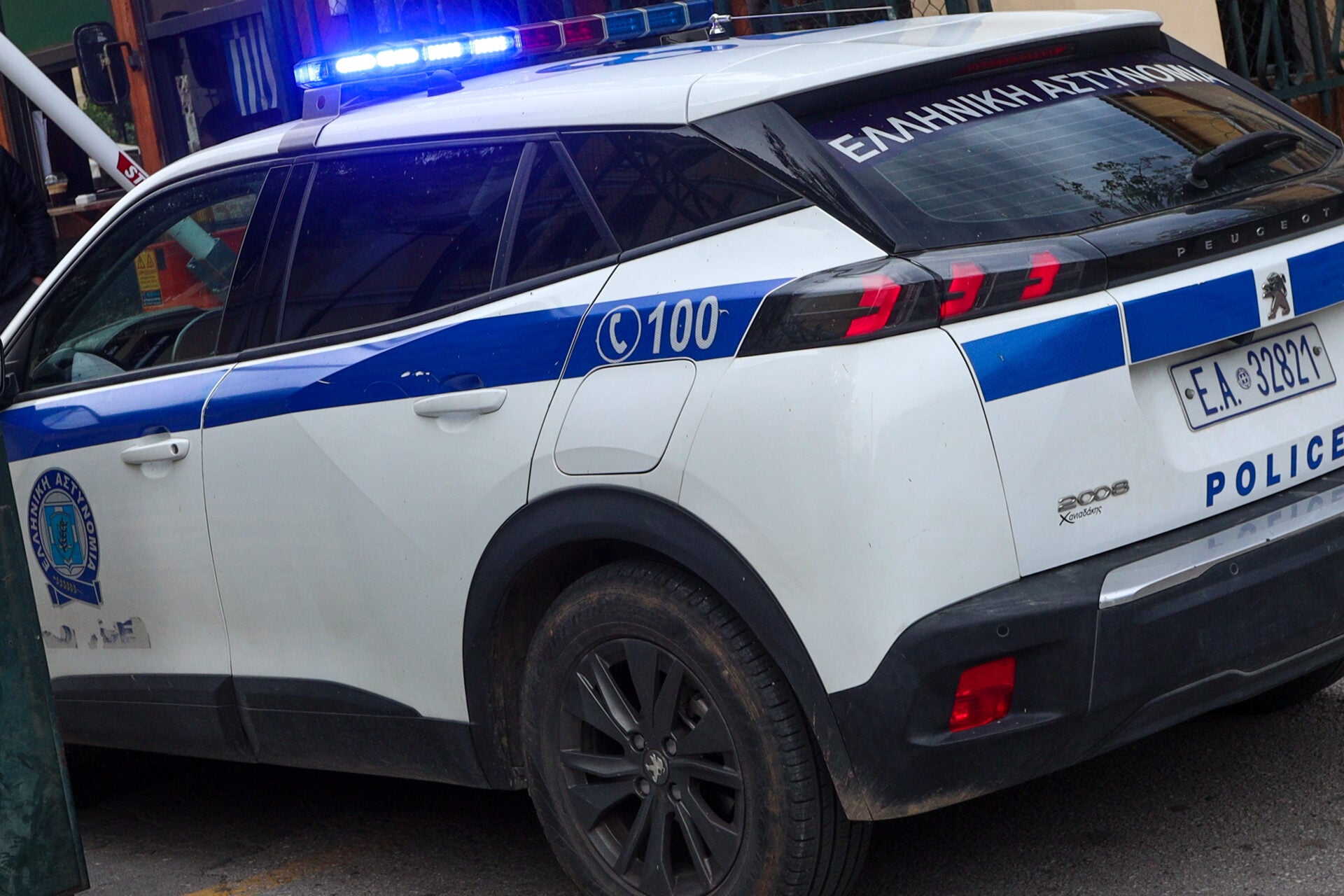 Θεσσαλονίκη: Χειροπέδες σε μητέρα, παιδί και έναν 38χρονο - Παρίσταναν τους υπαλλήλους της ΔΕΗ