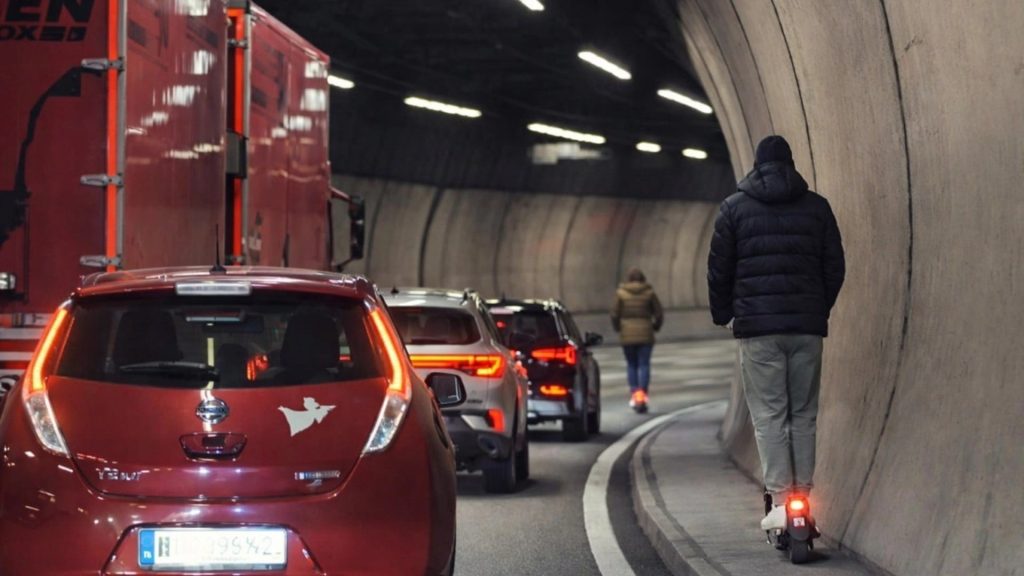 «Μπάχαλο» έκαναν δύο Έλληνες το Όσλο με τα πατίνια τους