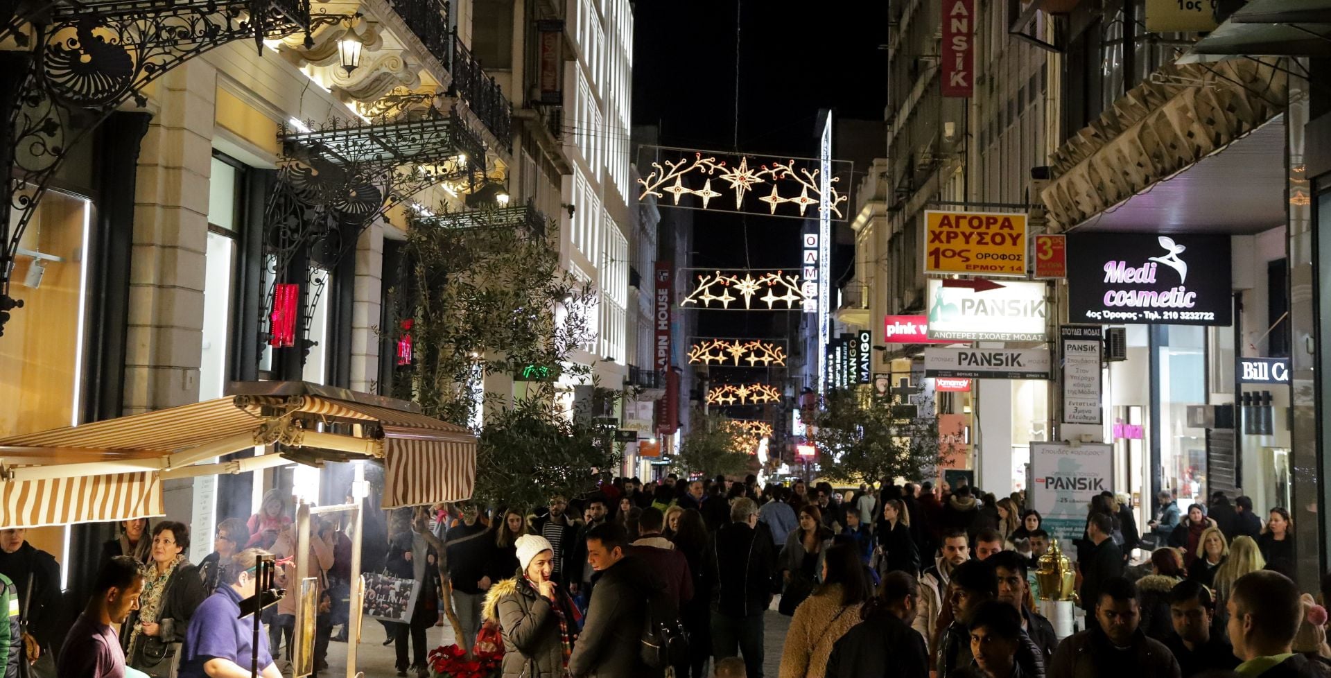 Ξεκίνησε σήμερα το εορταστικό ωράριο στα εμπορικά μαγαζιά