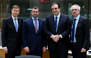 Politico: Από το Grexit στην προεδρία του Eurogroup – Η ιστορία της ελληνικής ανάκαμψης