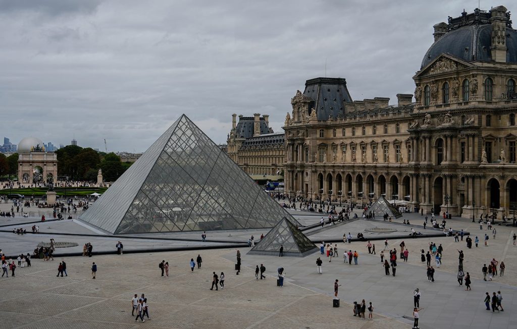 Άνοιξε ξανά το Μουσείο του Λούβρου αφού ψηφίστηκε ο τερματισμός των απεργιακών κινητοποιήσεων