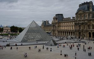 Άνοιξε ξανά το Μουσείο του Λούβρου αφού ψηφίστηκε ο τερματισμός των απεργιακών κινητοποιήσεων