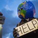 Greenpeace: Τα εισιτήρια 1ης θέσης στις ευρωπαϊκές αεροπορικές ευθύνονται για 4-5 φορές περισσότερες εκπομπές από τα εισιτήρια οικονομικής