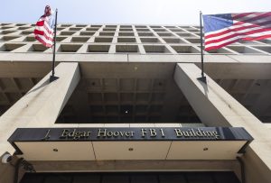 Η κυβέρνηση Τραμπ κλείνει τα κεντρικά γραφεία του FBI