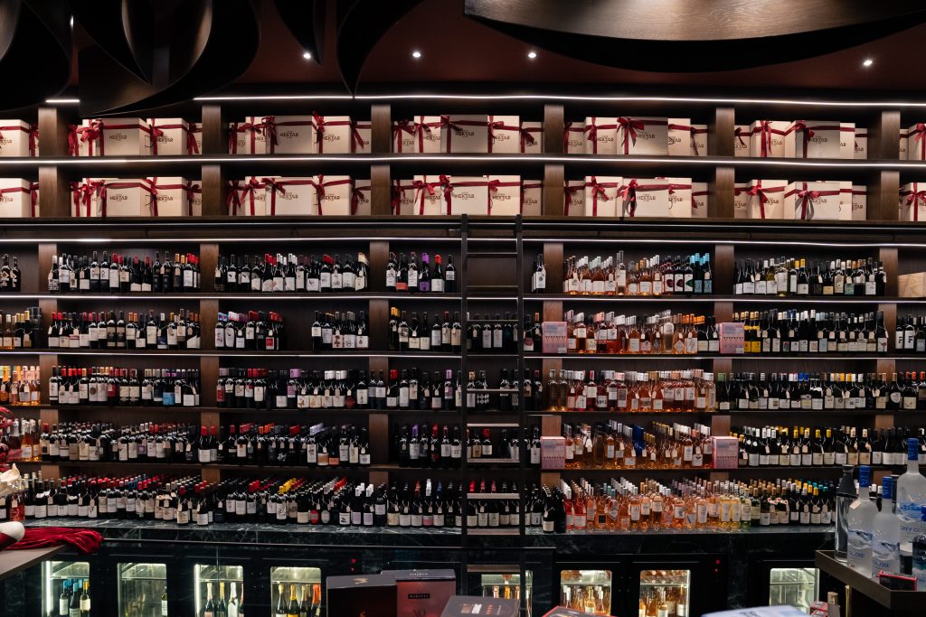 Με διαδρομή τεσσάρων δεκαετιών η CAVA NEKTAR ανοίγει ένα νέο κεφάλαιο στην Κηφισιά - Winetrails