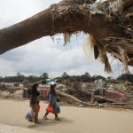 Στους 950 οι νεκροί από τις πλημμύρες στην Ινδονησία – Πάνω από 270 αγνοούμενοι και 5.000 τραυματίες