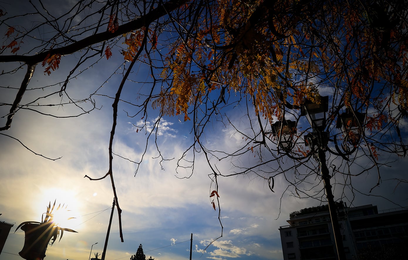 Καιρός: Πού θα εκδηλωθούν πρόσκαιρες τοπικές βροχές